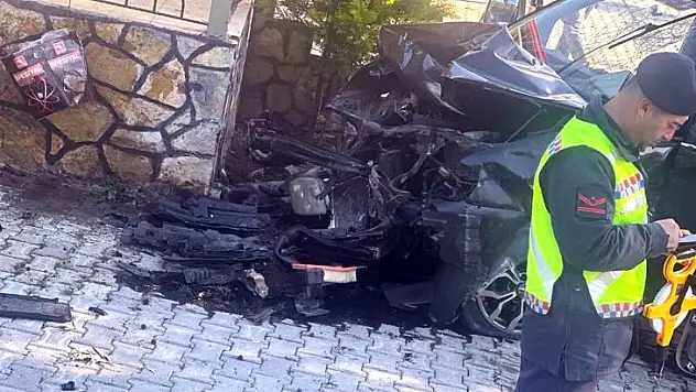 ORTACA'DA TRAFİK KAZASI: 1 ÖLÜ, 1 YARALI