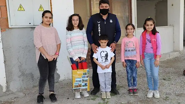 Ortaokul öğrencisinin bayrak isteği yerine getirildi