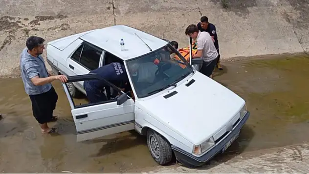 Otomobil sulama kanalına düştü: 1 yaralı