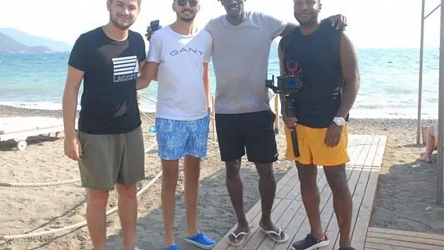 PATRİCK ETOGA FETHİYE'DE TATİL YAPIYOR