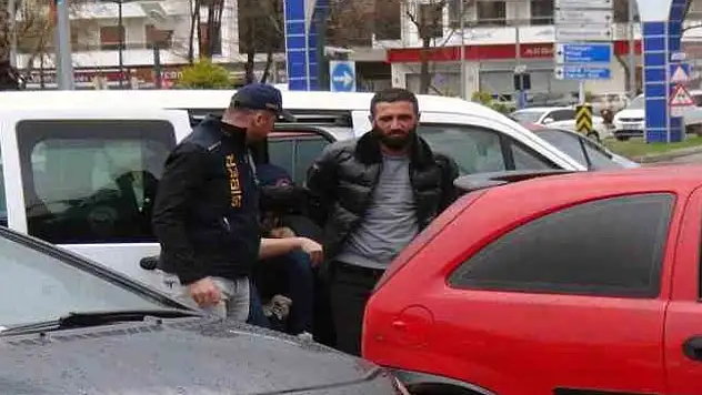 Sahte konteyner vaadiyle depremzede vatandaşları dolandırdı