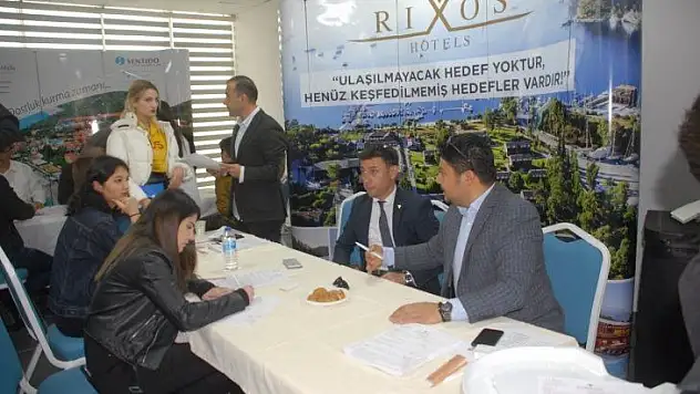 Sektör temsilcileri öğrencilerle buluştu