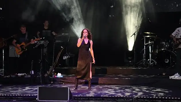 Sertap Erener üçte üç yaptı