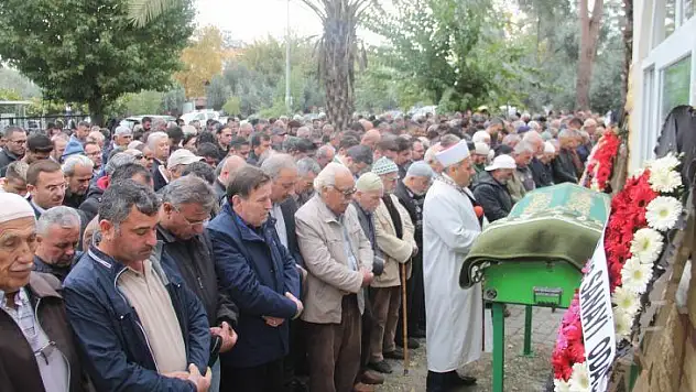 Son yolculuğuna dualarla uğurlandı
