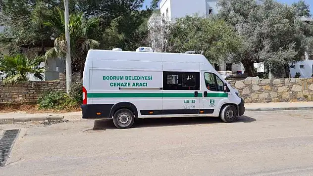 Telefonla ulaşılamayan yaşlı kadın evinde ölü bulundu