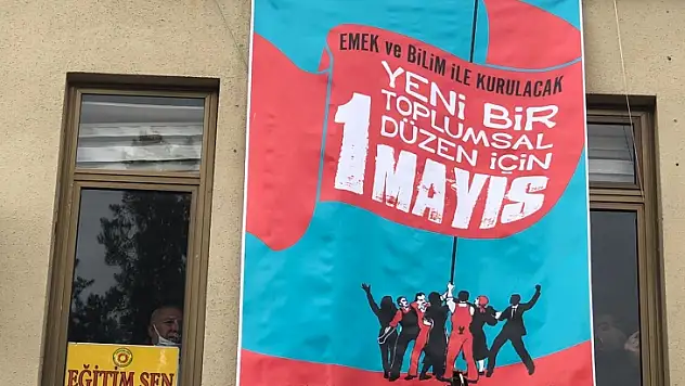 Türk ''1 Mayıs Kutlu Olsun''