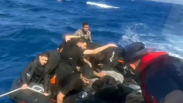 Türk Sahil Güvenlik ekiplerince düzensiz göçmenler kurtarıldı