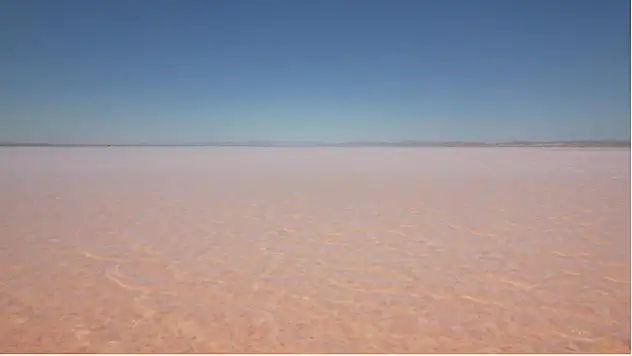 Tuz Gölü pembe renge büründü