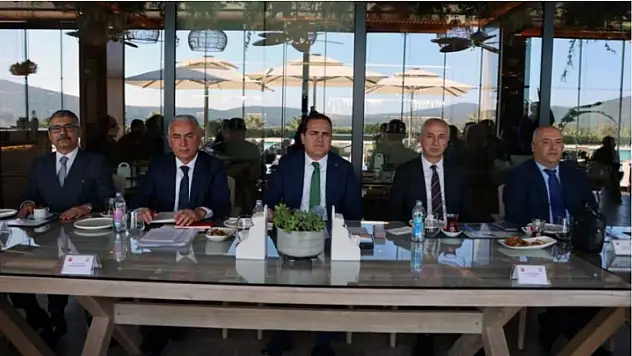 Vali Akbıyık kaymakamlarla buluştu