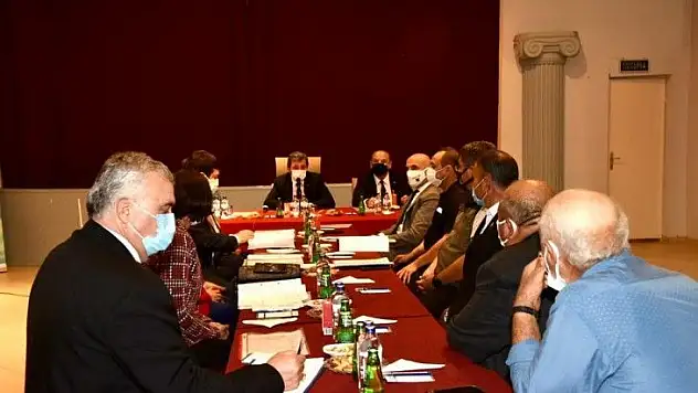 Vali Orhan Tavlı Yatağan'da Muhtarlarla Bir Araya Geldi