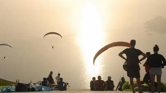 Yamaç paraşütü ilgi çekmeye devam ediyor