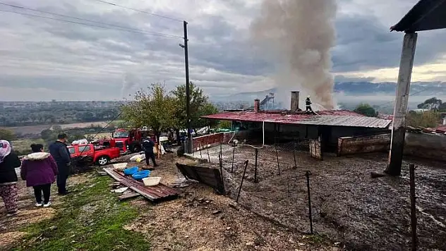 YATAĞAN'DA EV YANGINI