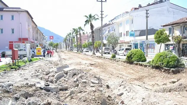 Yol çalışmaları hız kesmeden devam ediyor