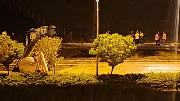 Zeytinyağı yüklü tanker kaza yaptı