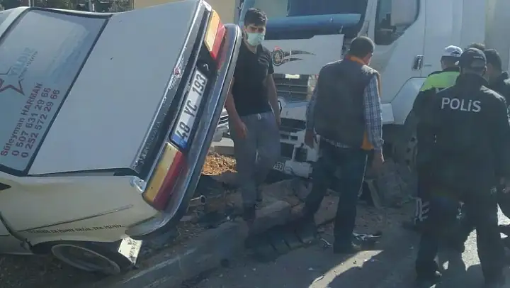 Yatağan'da kaza: 2 yaralı
