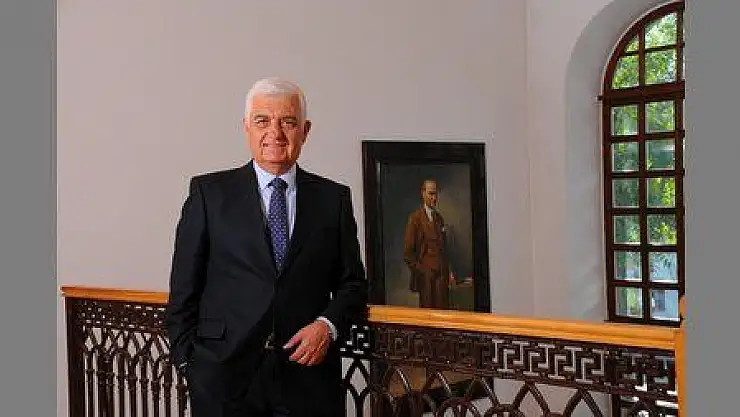 Atatürk tüm dünyada örnek devlet adamı