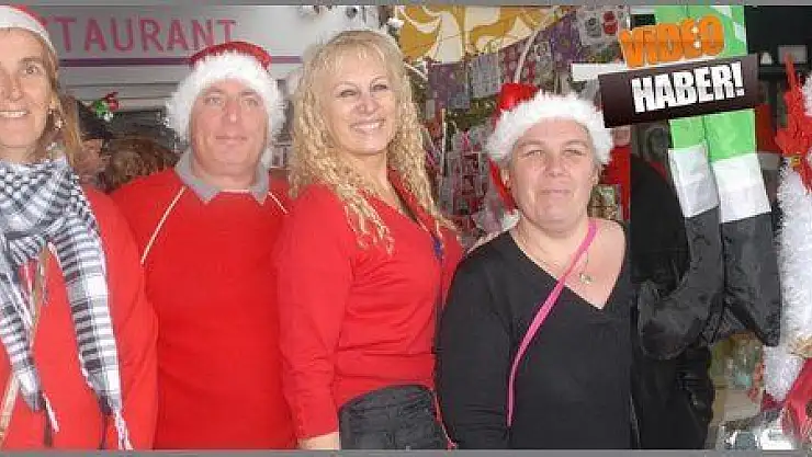 TÜRKİYE'DEKİ YABANCILAR NOEL PAZARINDA BULUŞTULAR