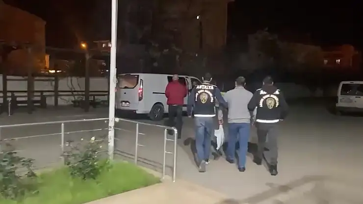 103'ü Hapis Cezasıyla Aranan 220 Kişi Yakalandı