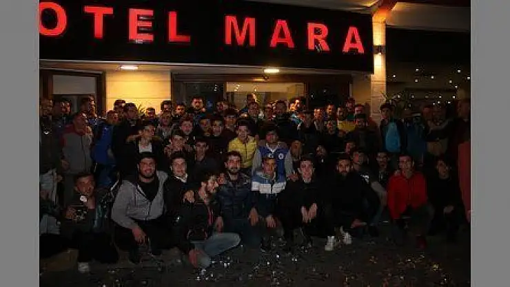 FETHİYESPOR'UN KAZANMASINDA TARAFTARLARIN GECE MESAİSİ ETKİLİ OLDU