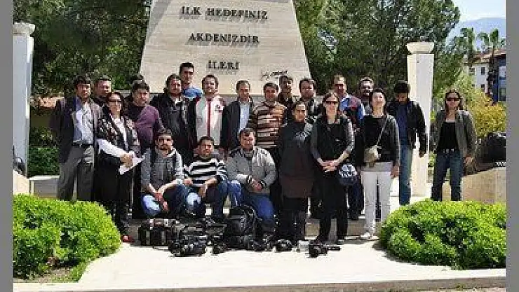 CHP'Yİ, ATATÜRK'E ŞİKAYET ETTİK