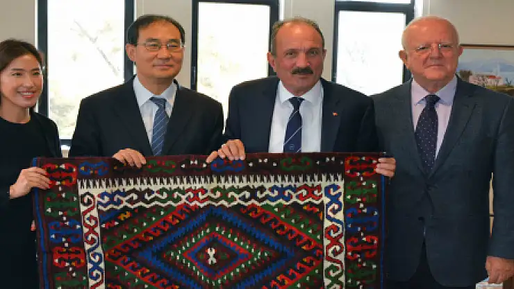 G.KORE BÜYÜKELÇİSİ CHO BAŞKAN SAATCI'YI ZİYARET ETTİ...