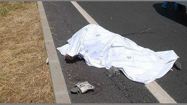 FETHİYE'DE OTOMOBİL MOTOSİKLETİ SÜRÜKLEDİ 1 ÖLÜ