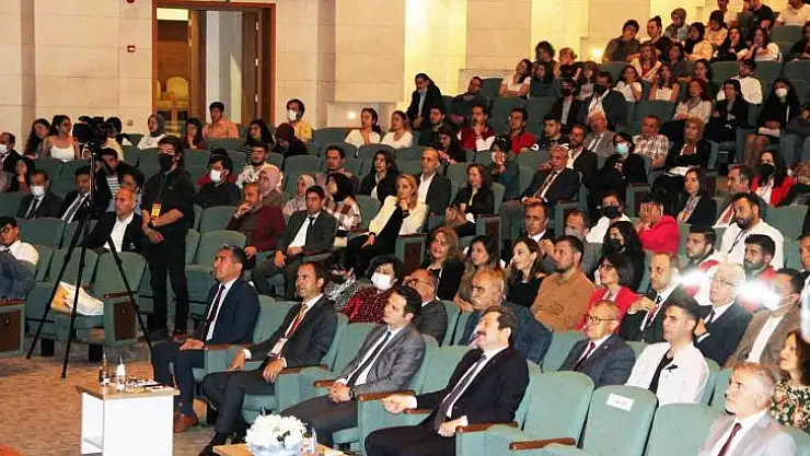15 Üniversitenin katıldığı disiplinler arası öğrenci kongresi başladı