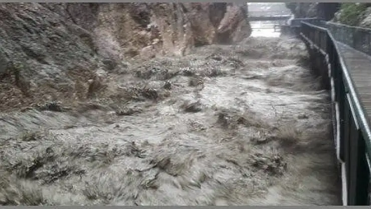 SON YAĞIŞLARLA SAKLIKENT TE TAŞTI