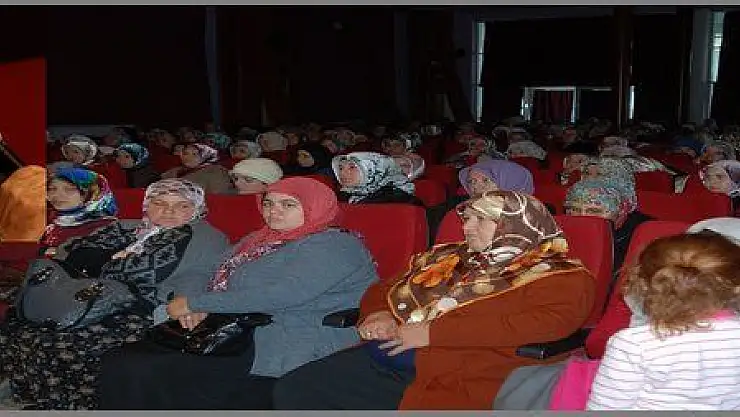 Hanımlara 'Allah Yolundaki Fedakârlıklar' anlatıldı