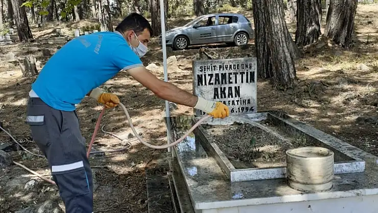 17 Şehidimizin Mezarlıklarında Temizlik Ve Bakım İşlemi Yapıldı