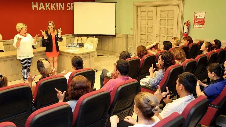 Belediye personeline işaret dili eğitimi