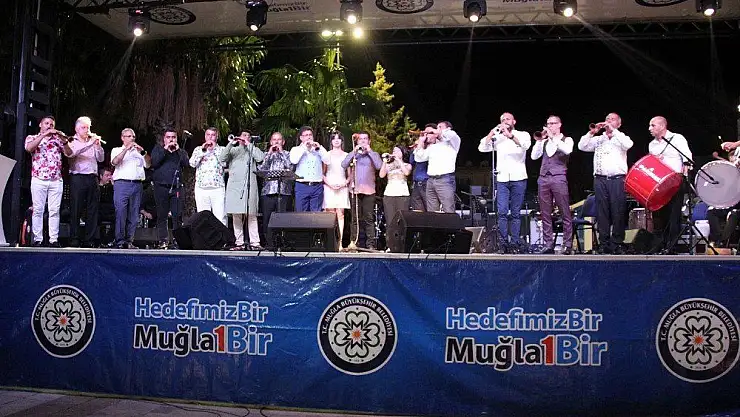 Zurnazen Milas'ta kulakların pasını sildi