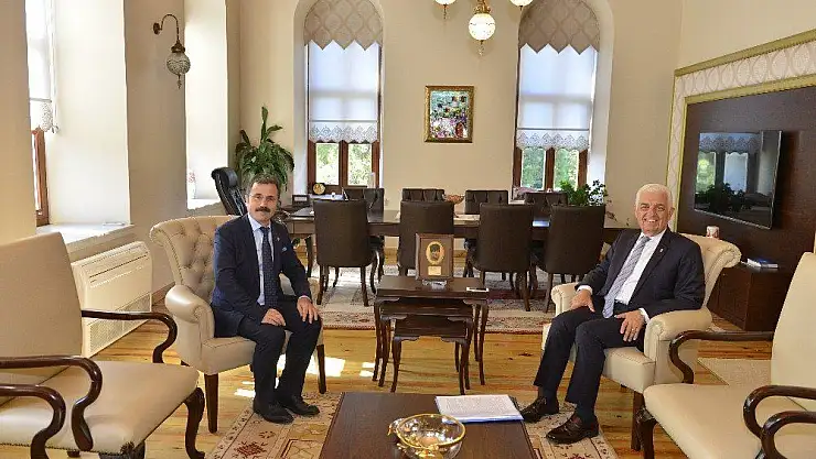 Rektör Çiçek'ten Başkan Gürün'e ziyaret