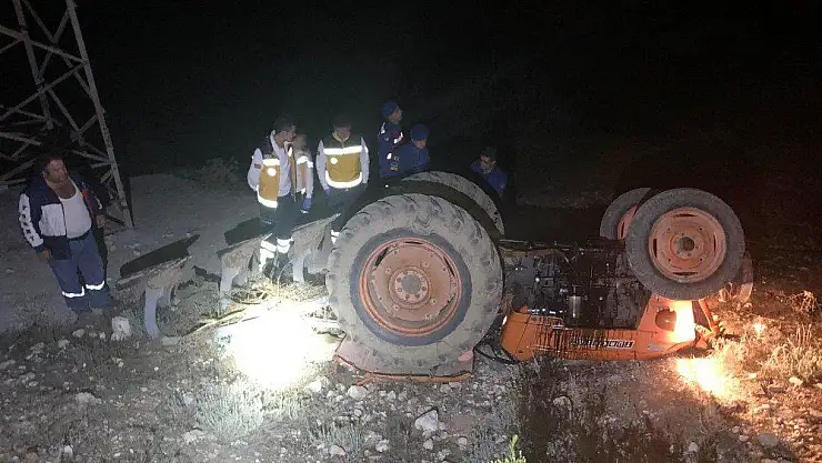 Traktörün altında kalarak can verdi