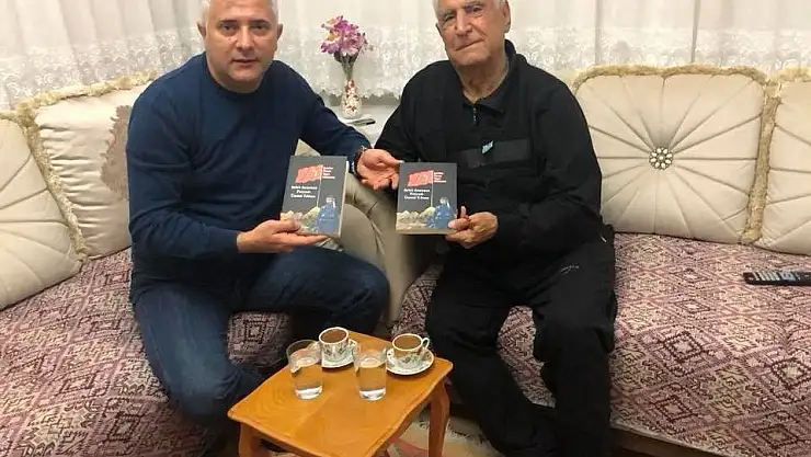 Şehit babasından kütüphaneye destek