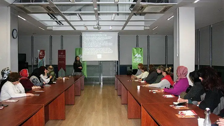 Boşanan çiftler çocuklarına eski eşlerini kötülememeli