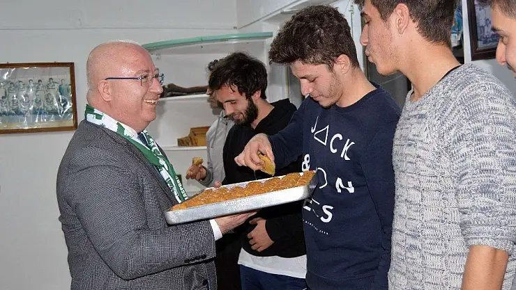 Başkan Gümüş, Muğlaspor'lu futbolcularla bir araya geldi