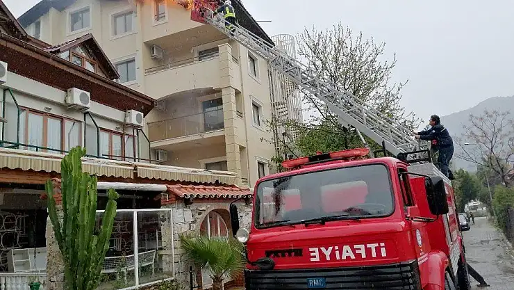 Marmaris'te korkutan yangın