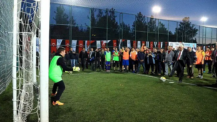 Büyükşehir Denizova Halı saha ve tesisini açtı