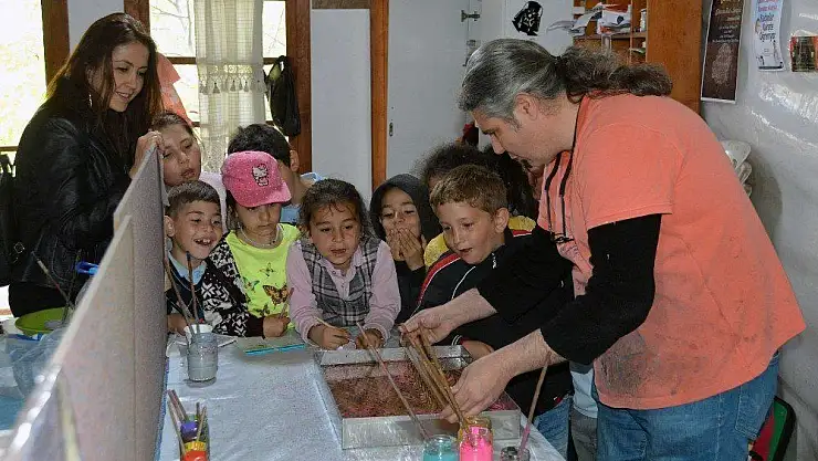 Minikler Ebru sanatıyla tanıştı
