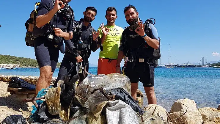 Yalıçiftlik'te deniz dibi temizliği