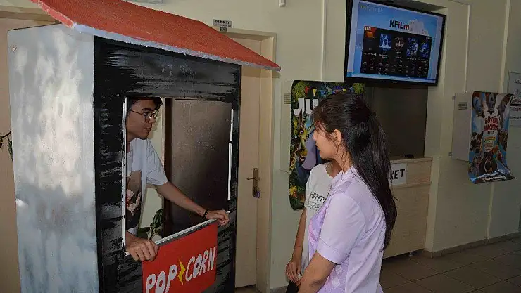 'Sokakta İngilizce' ile öğreniyorlar