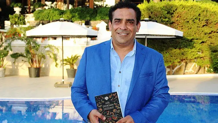 90'lı yılların efsane sanatçısı Ege, Bodrum'da yeni kitabını tanıttı