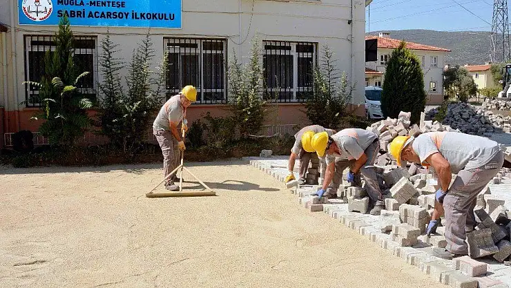 Menteşe Belediyesi'nden okullara bakım ve onarım