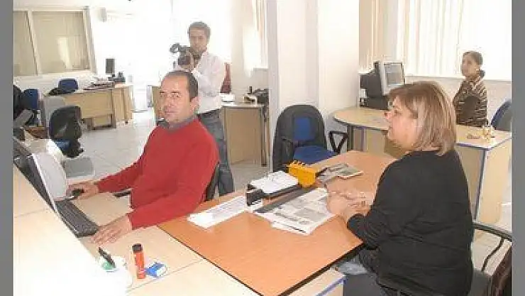 NÜFUS MÜDÜRLÜĞÜ HAFTA SONU DA ÇALIŞTI