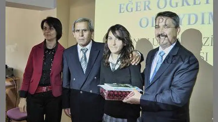 DERECEYE GİREN ÖĞRENCİLER, ÖDÜLLENDİRİLDİ