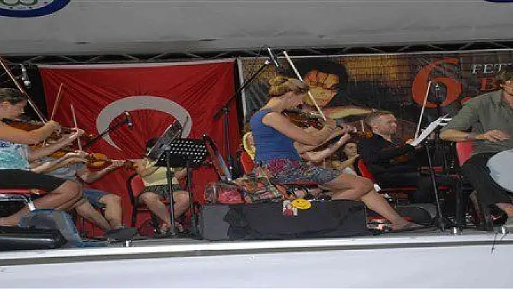 1700 METREDE KLASİK MÜZİK DİNLETİSİ YAPILDI