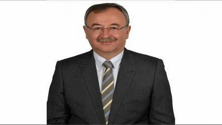ÖZYER: 'ÜLKE VE MİLLET OLARAK ÖĞRETMENLERİMİZE MİNNET BORCUMUZ VAR'