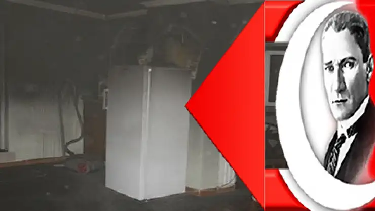 Elektrik arızası evi kül etti