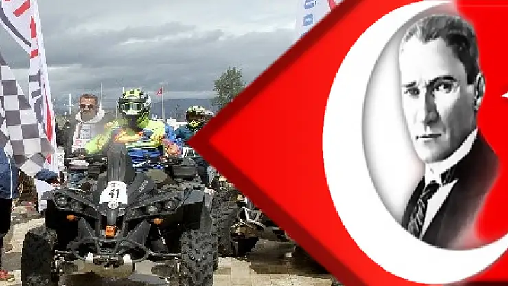 Motosikletçiler Fethiye'de çamurla savaştı